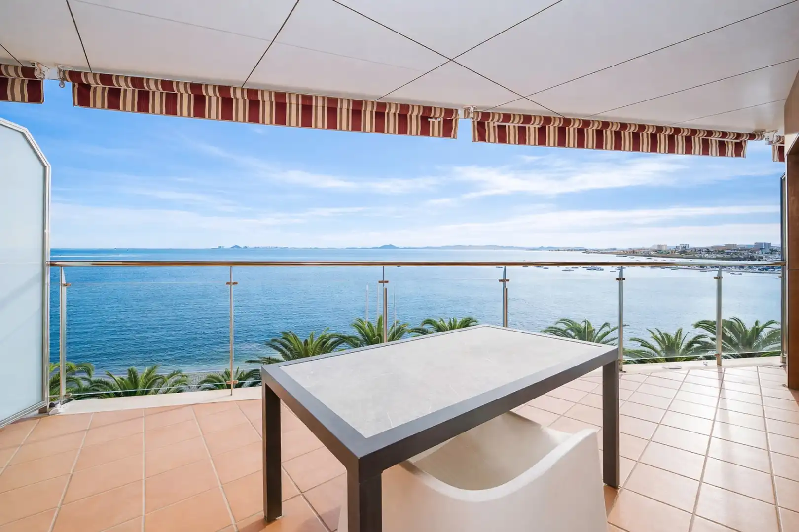 Piso con terraza en venta en Los Cuarteros