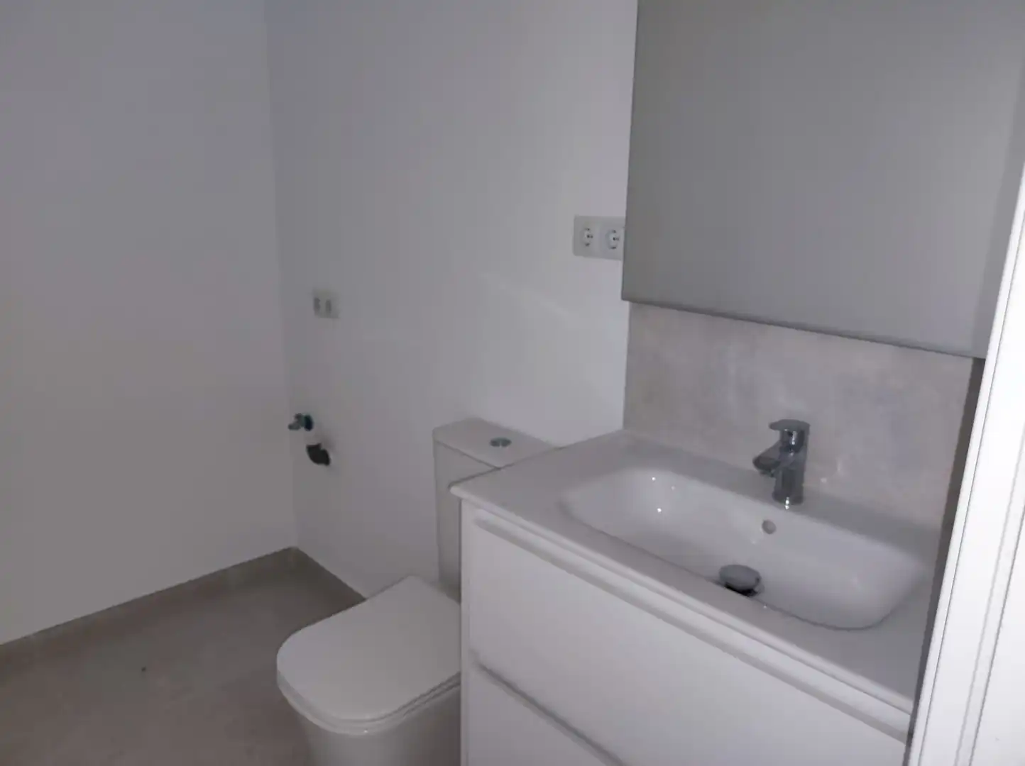 Badezimmer von Wohnung zur Miete in Málaga mit Klimaanlage, Heizung und Ofen