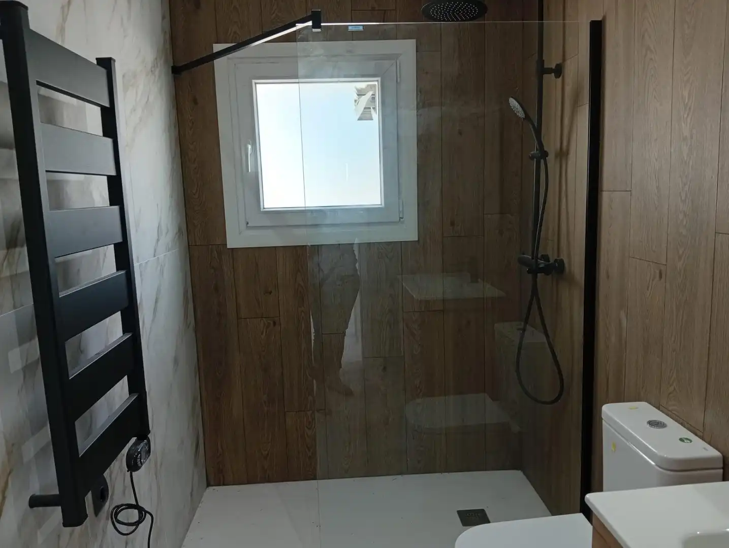 Bathroom of Country homes for sale in Tortosa  with Air Conditioner, Private garden and Storage room