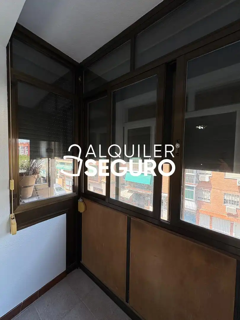 Flat for rent in Madrid  with Heating, Terrace and Furnished