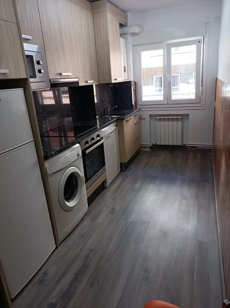 Kitchen of Flat for rent in Oviedo   with Heating, Furnished and Oven