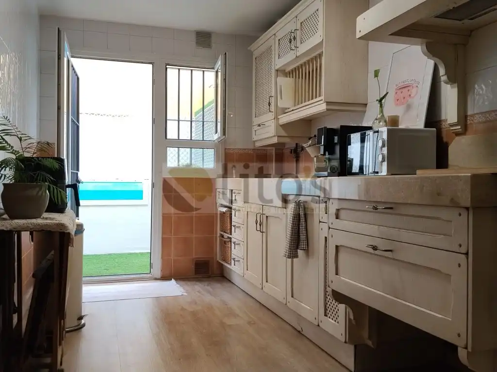 Kitchen of Detached homes for sale in Dos Hermanas  with Private garden and Swimming Pool