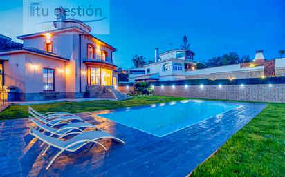 Swimming pool of House or chalet for sale in Rincón de la Victoria  with Air Conditioner, Terrace and Swimming Pool