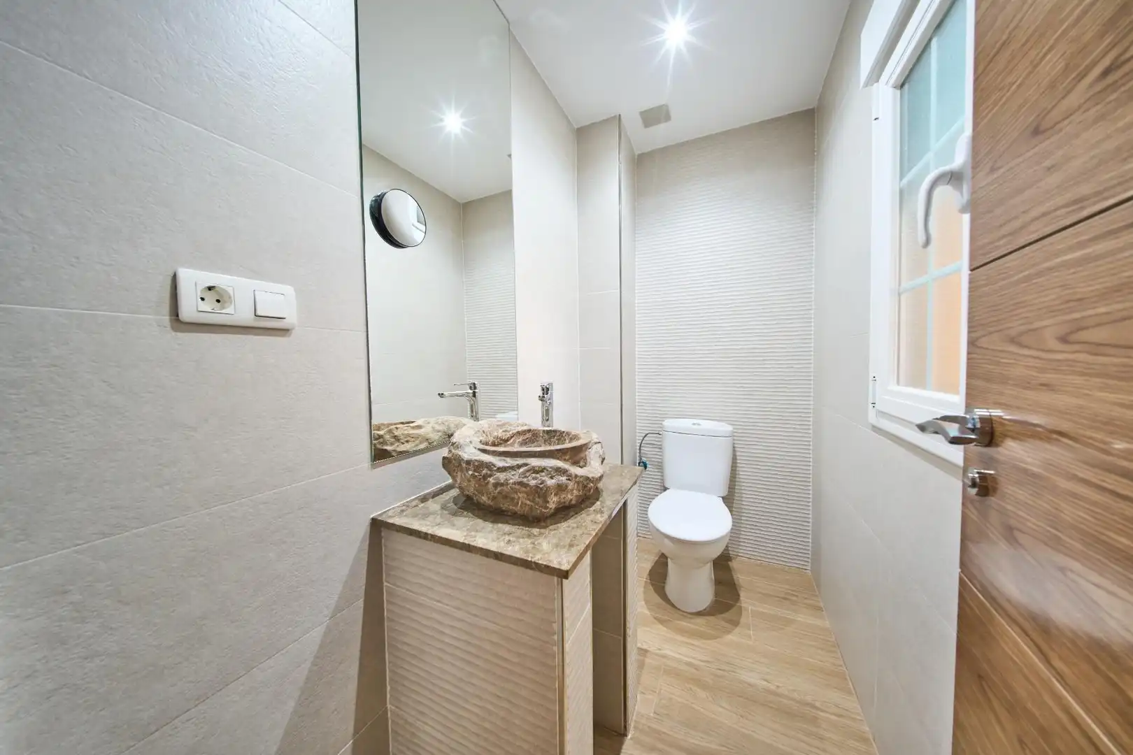Badezimmer von Einfamilien-Reihenhaus zum Verkauf in Jun