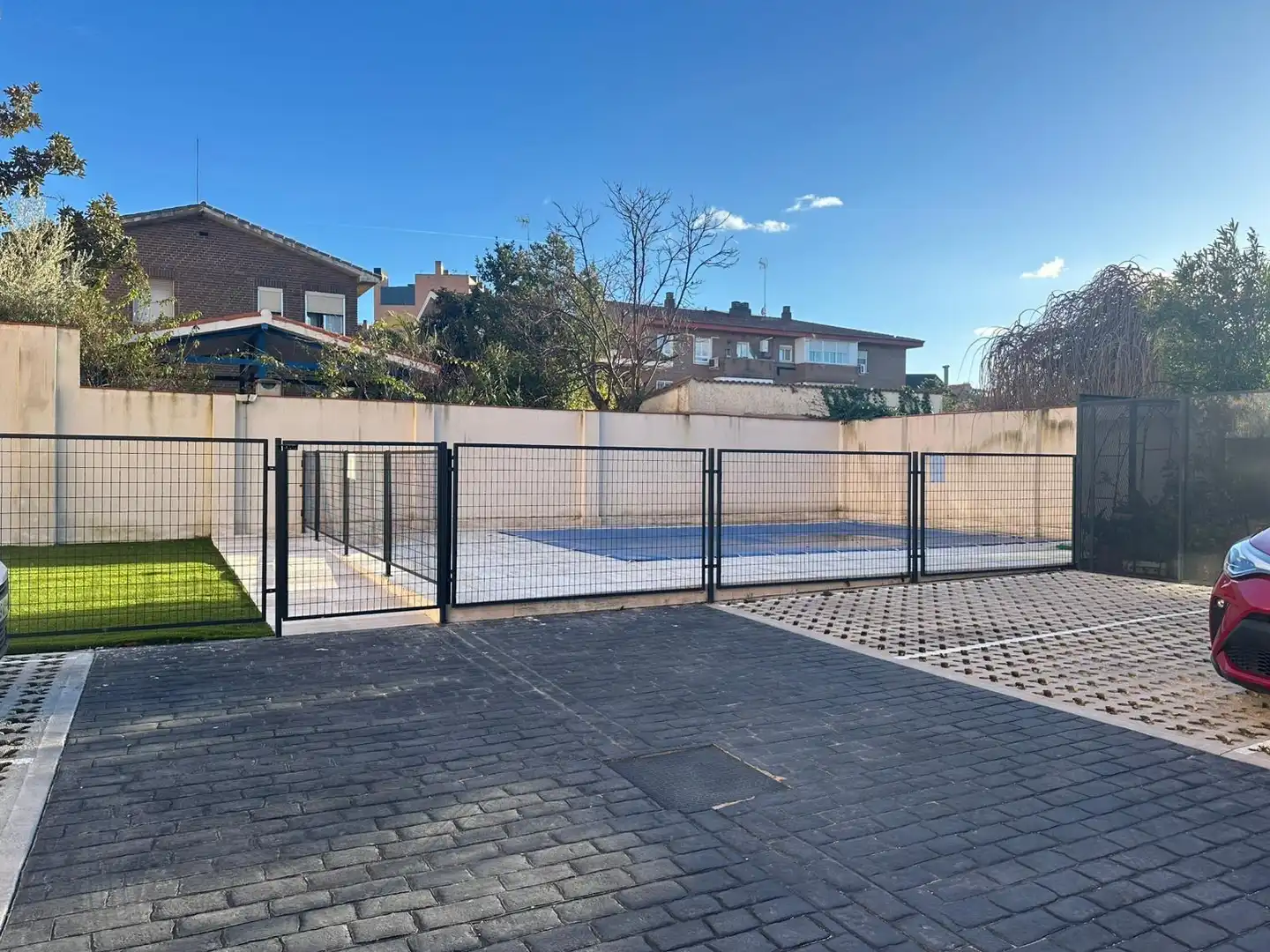 Piscina de Piso en venta en Madrid con Calefacción y Piscina comunitaria