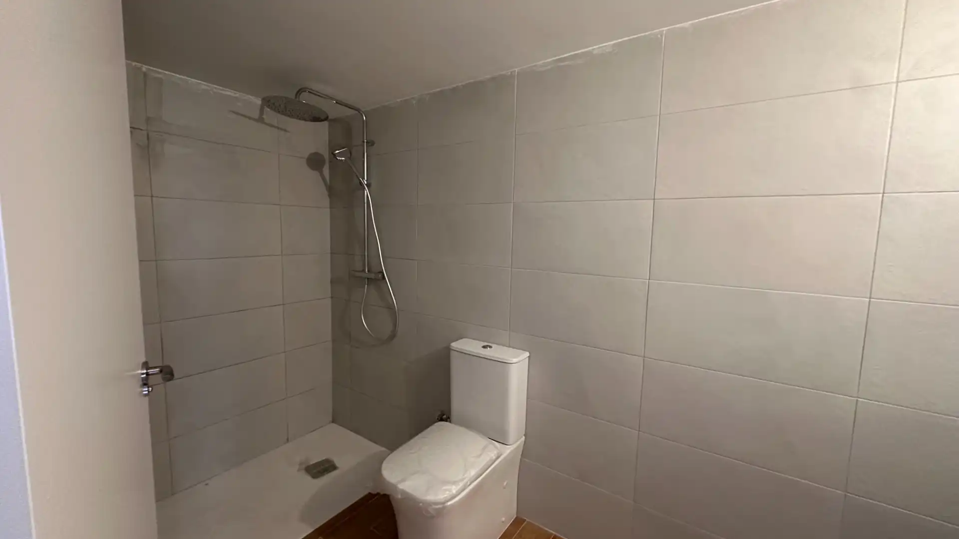 Bathroom of Houses for sale in La Vall de Bianya  with Heating, Private garden and Parquet flooring