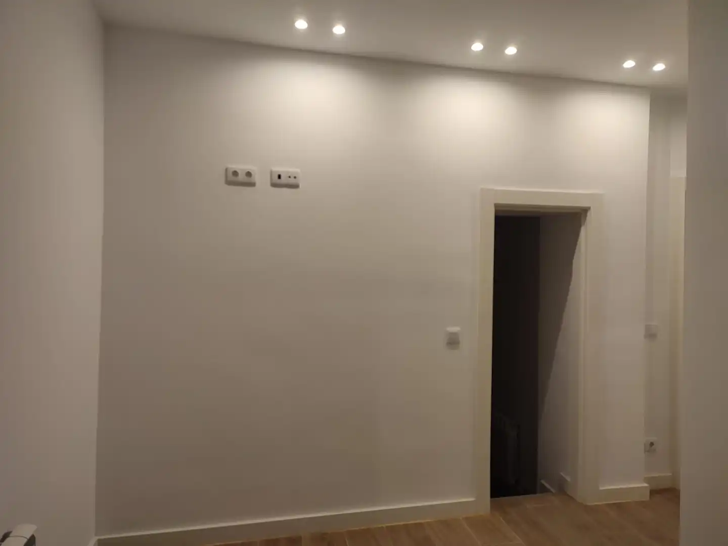 Flat for sale in Zaragoza  with Air Conditioner, Heating and Furnished