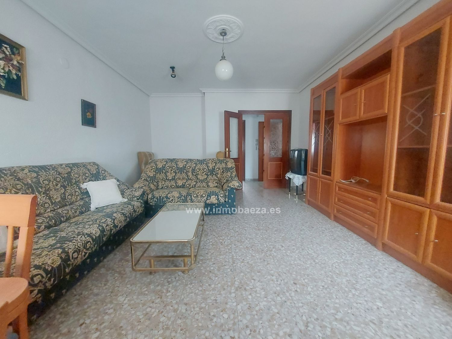 Sala d'estar de Pis en venda en Baeza amb Terrassa, Traster i Balcó
