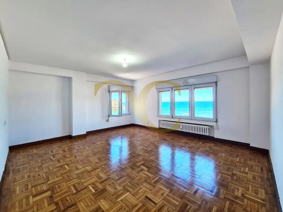 Sala d'estar de Pis en venda en Gijón  amb Calefacció i Terrassa
