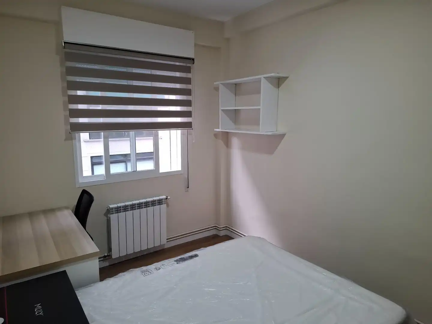 Habitación de Piso de alquiler en Ourense Capital  con Calefacción y Amueblado