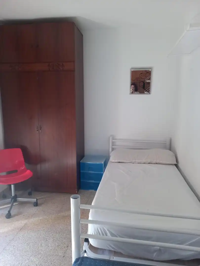 Habitación de Piso de alquiler en Córdoba con Aire acondicionado, Calefacción y Trastero