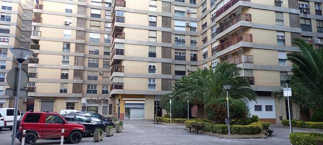 Piso en Venta en Avenida de José Anselmo Clavé en Doctor Cerrada