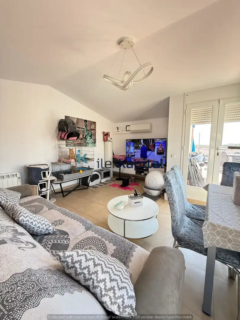 Sala d'estar de Dúplex en venda en Castelló de Farfanya amb Aire condicionat, Calefacció i Terrassa