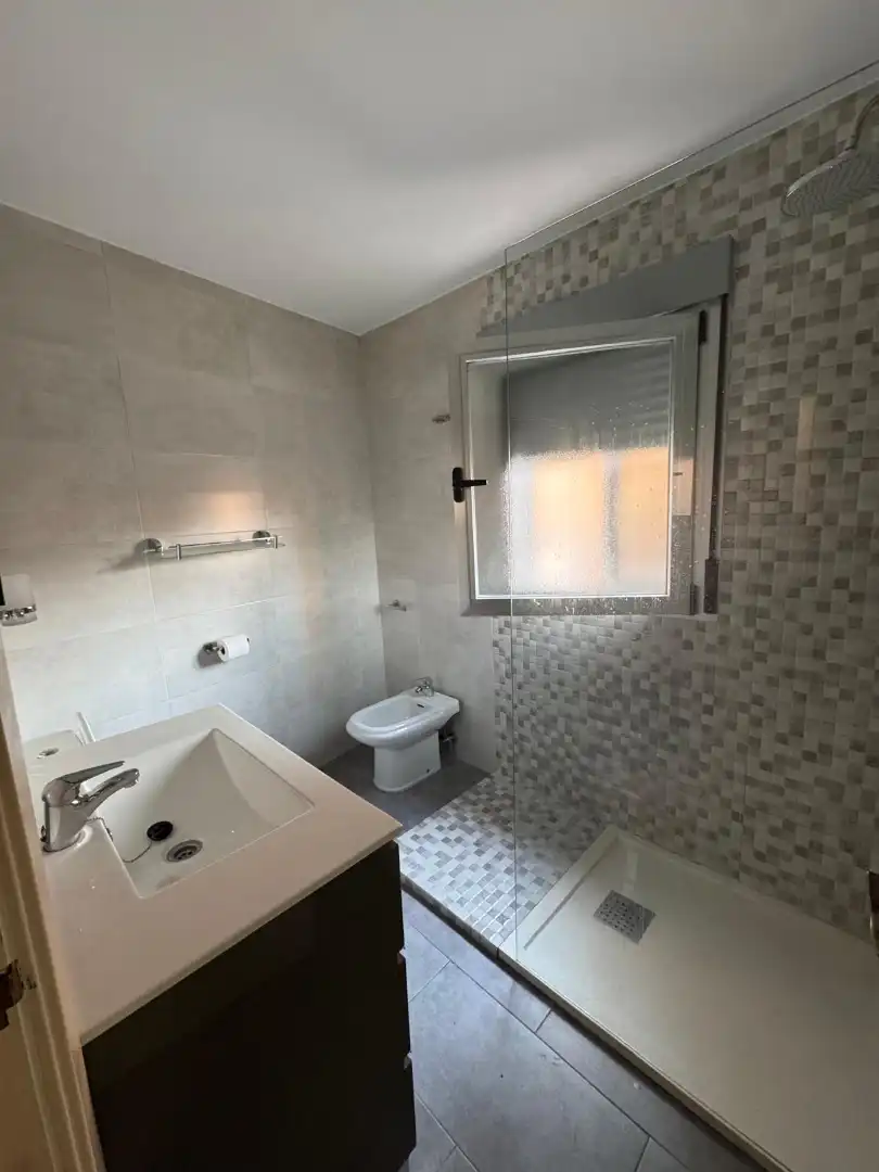Badezimmer von Wohnung zur Miete in Puertollano mit Heizung, Möbliert und Balkon