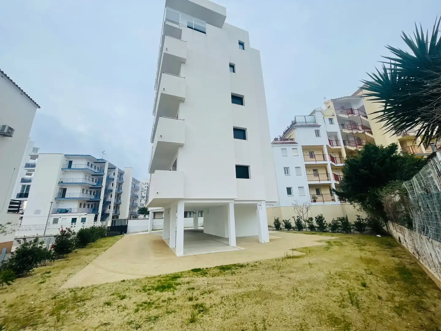 Außenansicht von Maisonette zum Verkauf in Roses mit Klimaanlage, Heizung und Terrasse