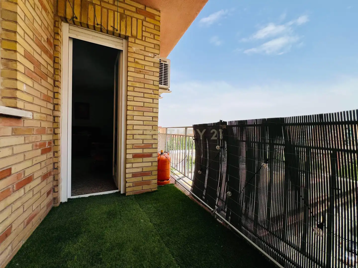 Balcony of Flat for rent in Granada  with Air Conditioner, Oven and Washing machine