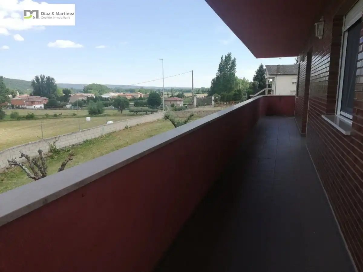 Terraza de Casa o chalet en venta en Santa Colomba de Curueño con Jardín privado, Parquet y Terraza