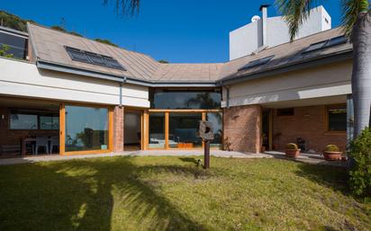 Vista exterior de Casa o xalet en venda en Las Palmas de Gran Canaria amb Aire condicionat, Calefacció i Jardí privat