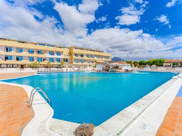 Appartement compact avec piscine à vendre à El Horno