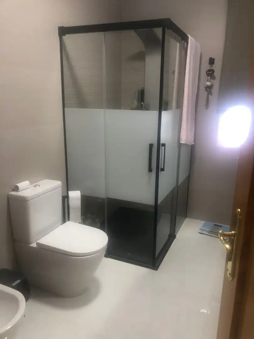 Bathroom of Houses for sale in Plasencia  with Private garden, Swimming Pool and Furnished