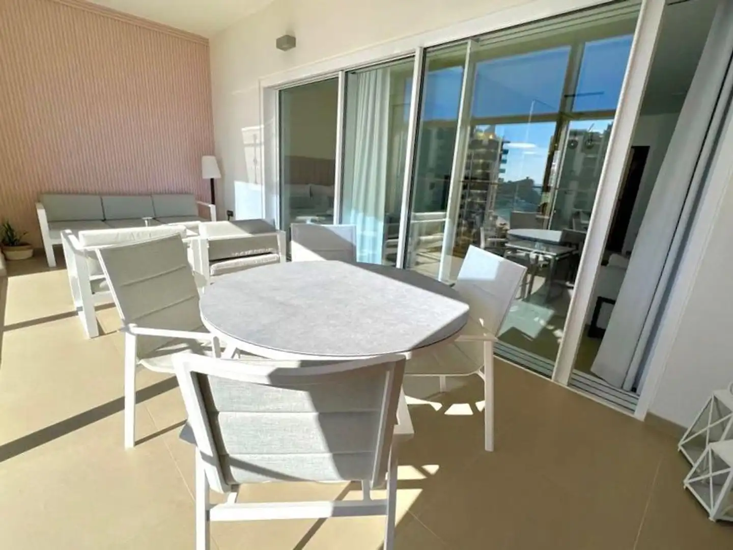 Terrassa de Casa o xalet de lloguer en Benidorm amb Aire condicionat, Jardí privat i Moblat