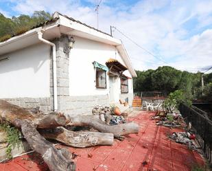 Exterior view of House or chalet for sale in Navas del Rey  with Terrace