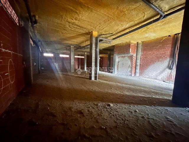 Local comercial en Alquiler en Av. de José Aguado en La Lastra