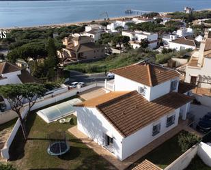 Vista exterior de Casa o xalet de lloguer en Mazagón amb Calefacció, Jardí privat i Terrassa