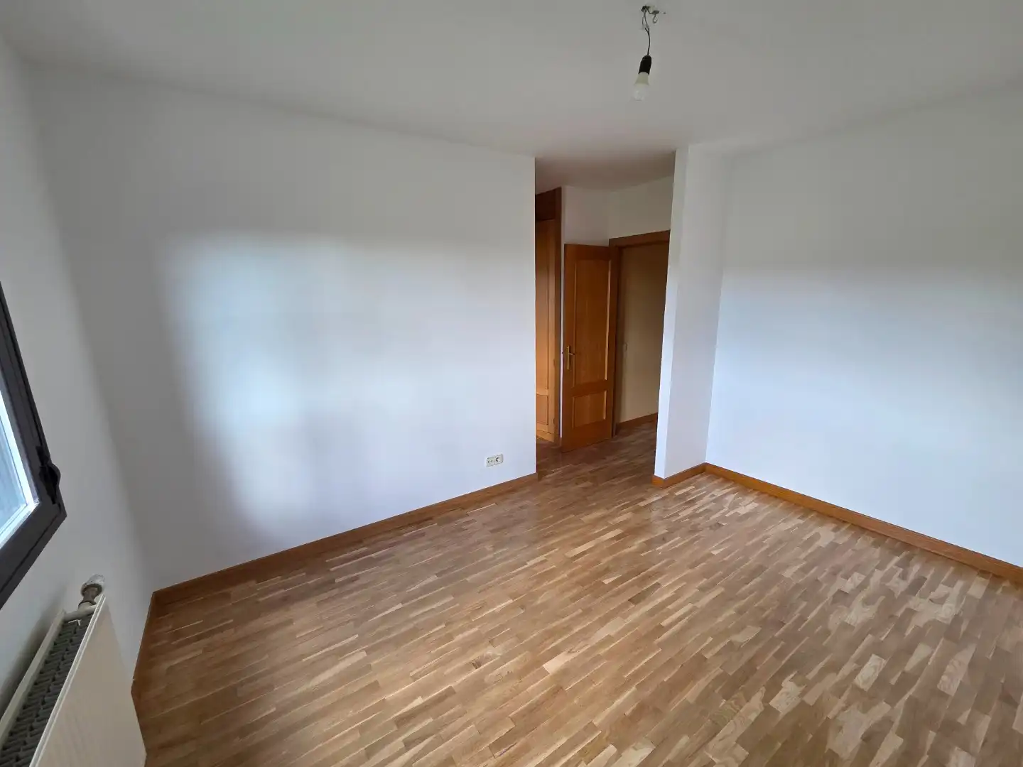 Habitación de Casa adosada en venta en Cardeñadijo con Calefacción, Jardín privado y Terraza