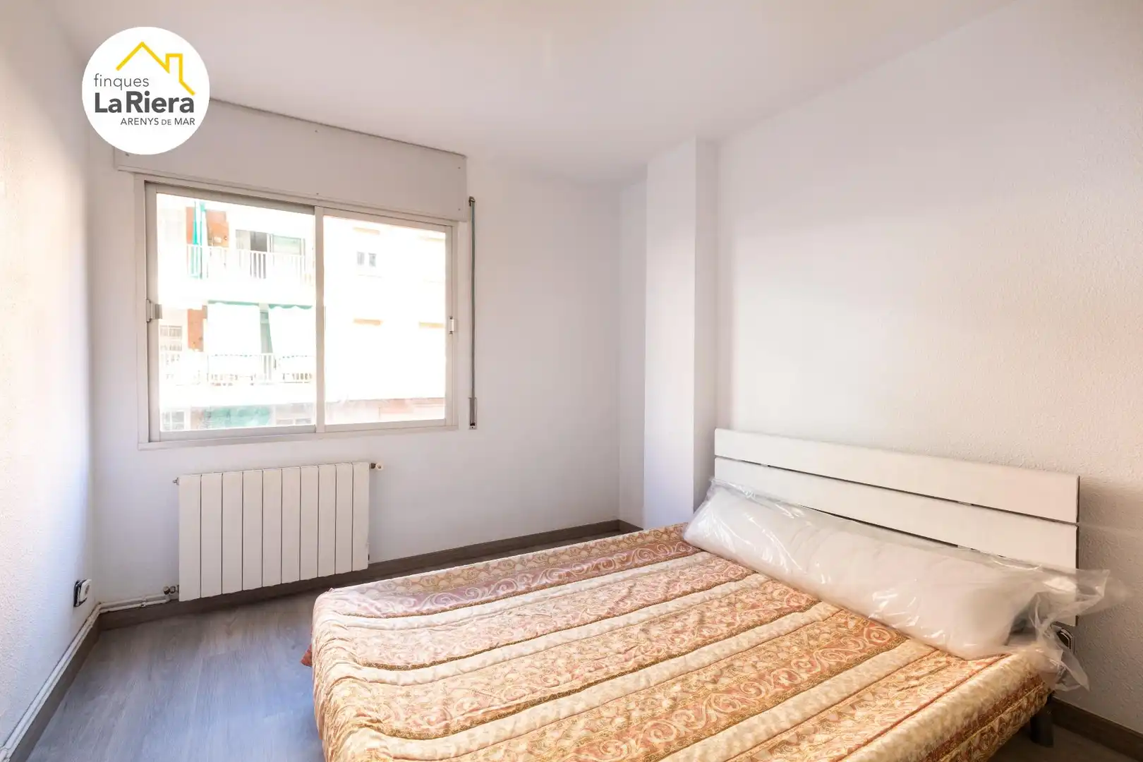 Habitación de Piso en venta en Arenys de Mar con Calefacción, Parquet y Balcón
