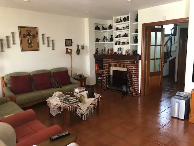 Sala de estar de Casa o chalet en venta en Llanera con Calefacción, Jardín privado y Parquet