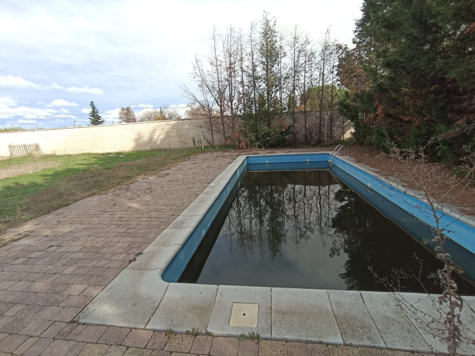 Piscina de Casa o xalet en venda en Simancas amb Aire condicionat, Jardí privat i Parquet