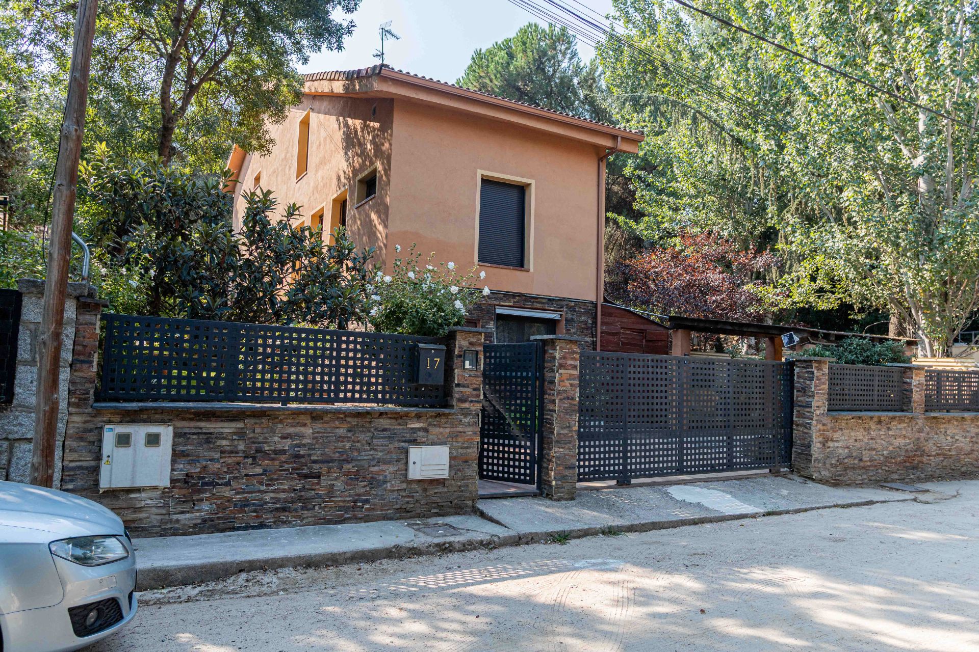 Vista exterior de Casa o xalet en venda en El Escorial amb Calefacció, Jardí privat i Parquet