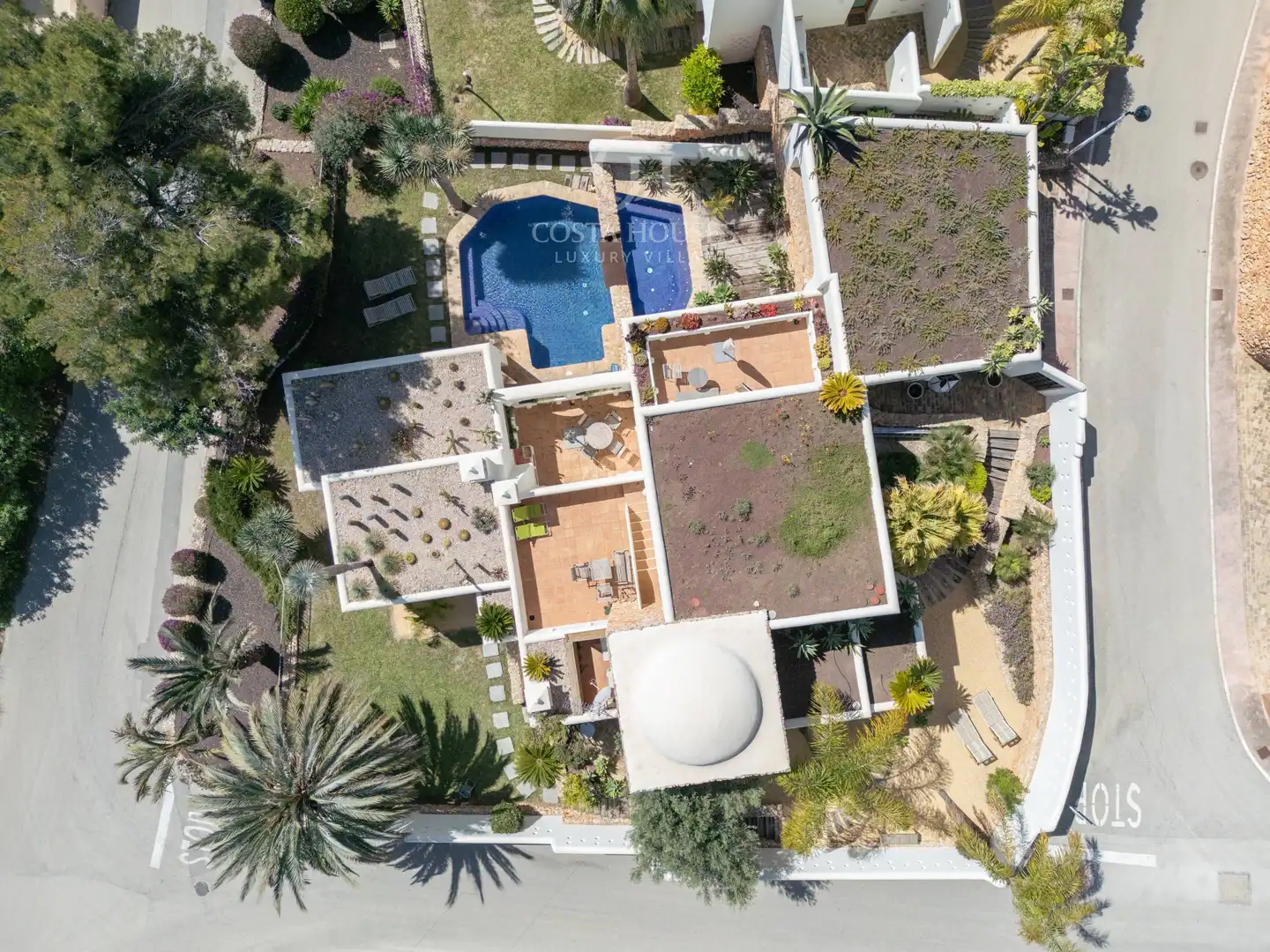 Vista exterior de Casa o xalet en venda en Moraira amb Aire condicionat, Calefacció i Jardí privat