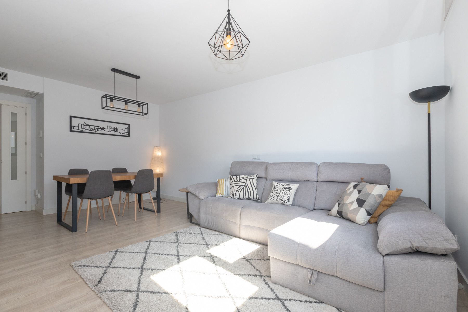 Sala d'estar de Pis en venda en Estepona amb Aire condicionat, Terrassa i Traster
