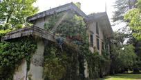 Vista exterior de Casa o xalet en venda en Gijón  amb Calefacció, Terrassa i Piscina