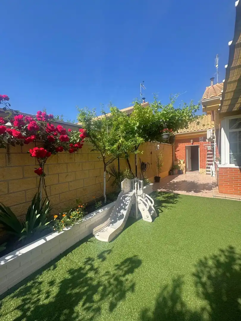 Garden of Detached homes for sale in Pozo de Guadalajara  with Air Conditioner, Heating and Private garden