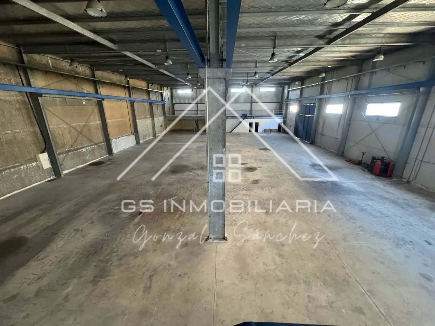 Nave industrial en venta en Lucena