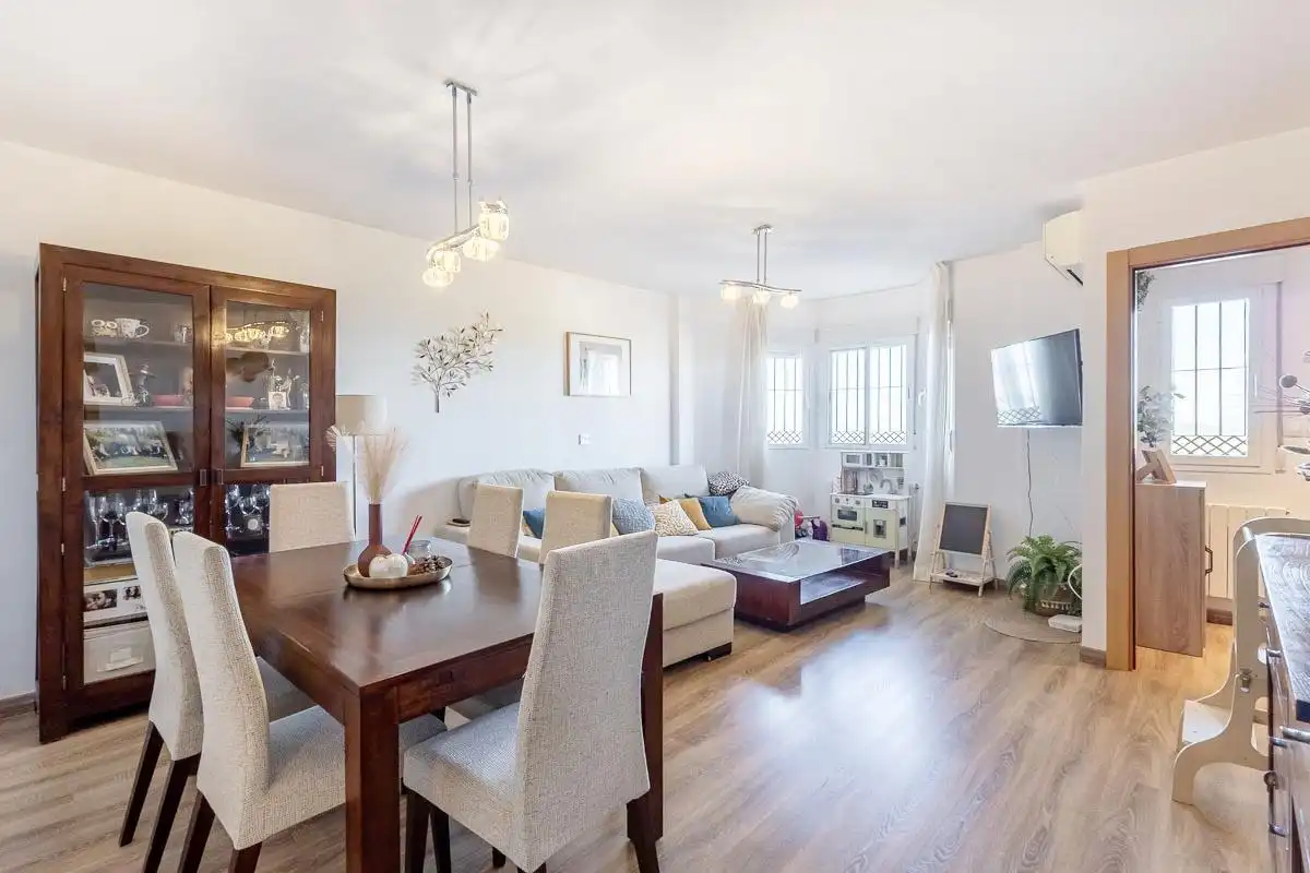 Sala d'estar de Casa adosada en venda en Güevéjar amb Aire condicionat, Calefacció i Terrassa