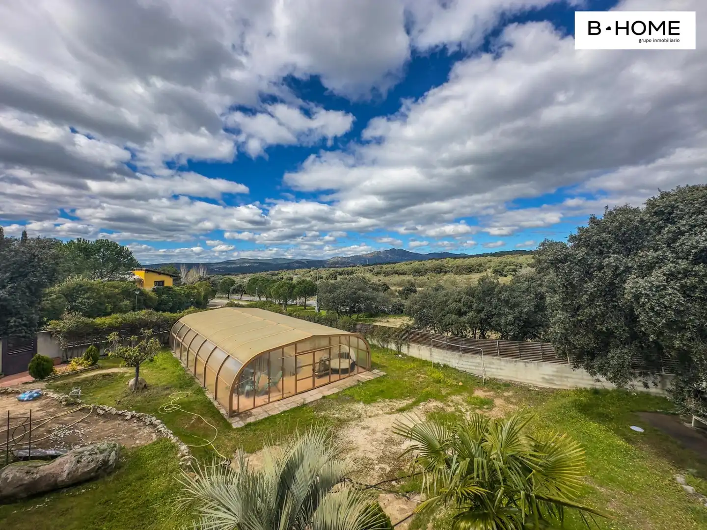 Jardí de Casa o xalet en venda en Colmenar del Arroyo amb Piscina