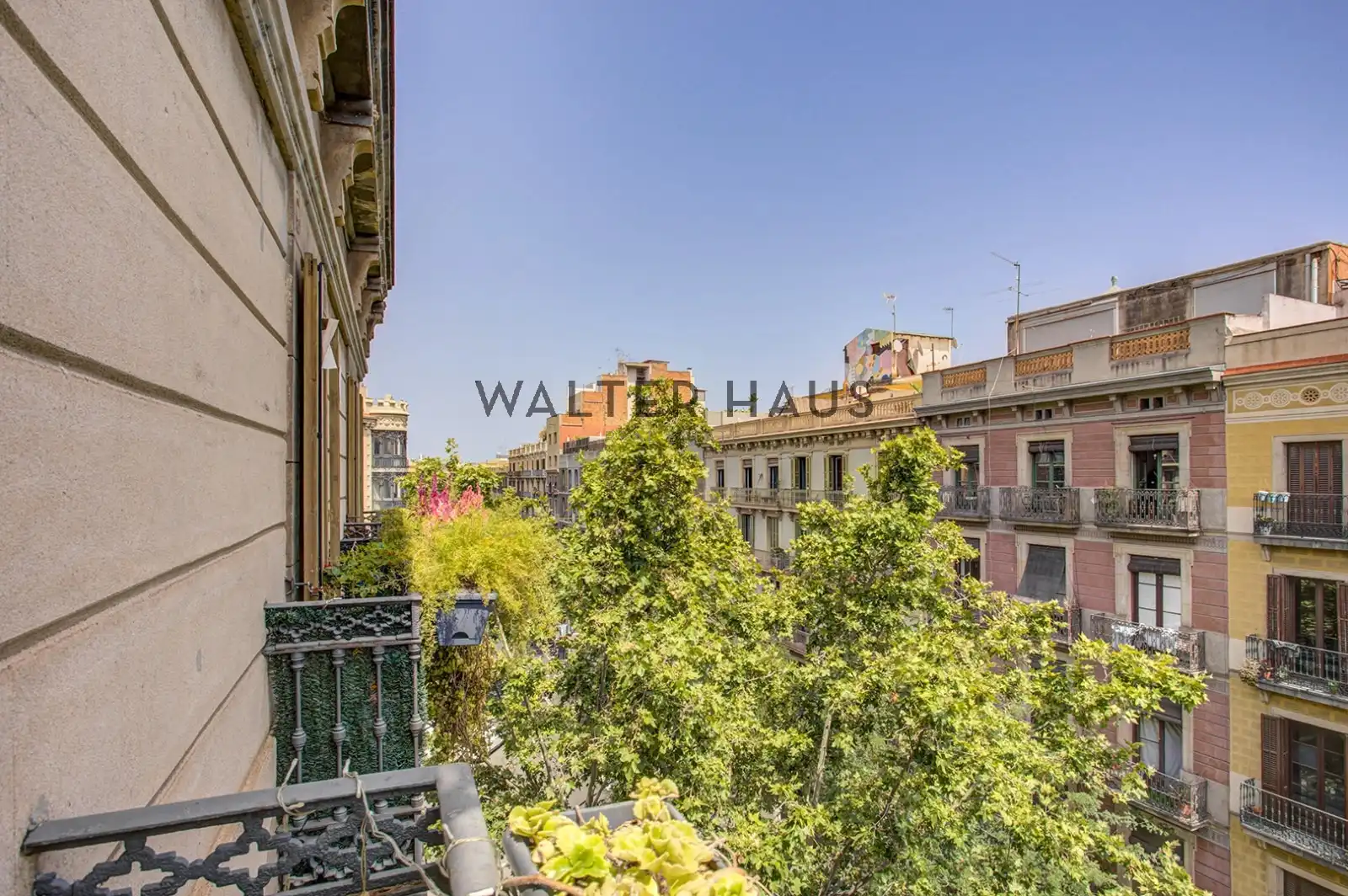 Exterior view of Flat for sale in Barcelona  with Air Conditioner, Terrace and Balcony