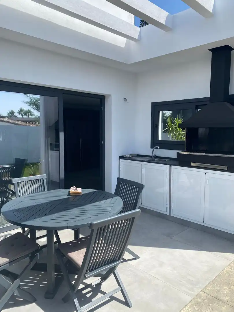 Casa o xalet de lloguer a Guadalmina Baja
