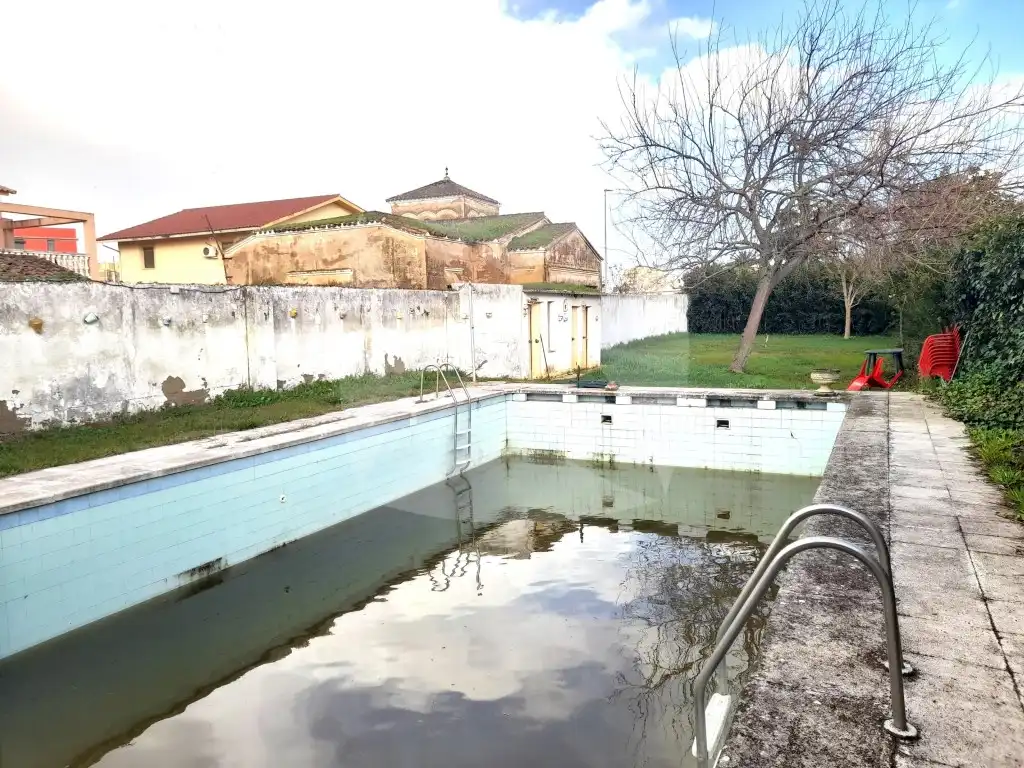 Piscina de Casa o xalet en venda en Badajoz amb Aire condicionat, Jardí privat i Traster