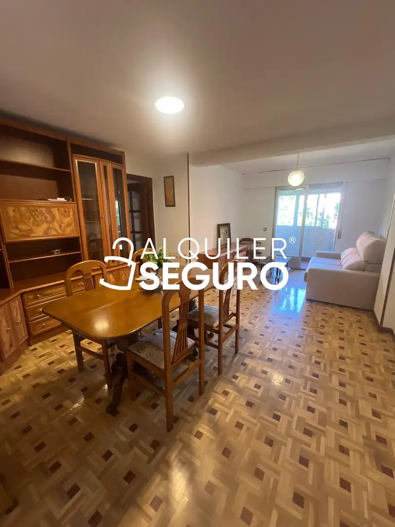 Exterior view of Flat for rent in Madrid  with Heating, Terrace and Furnished