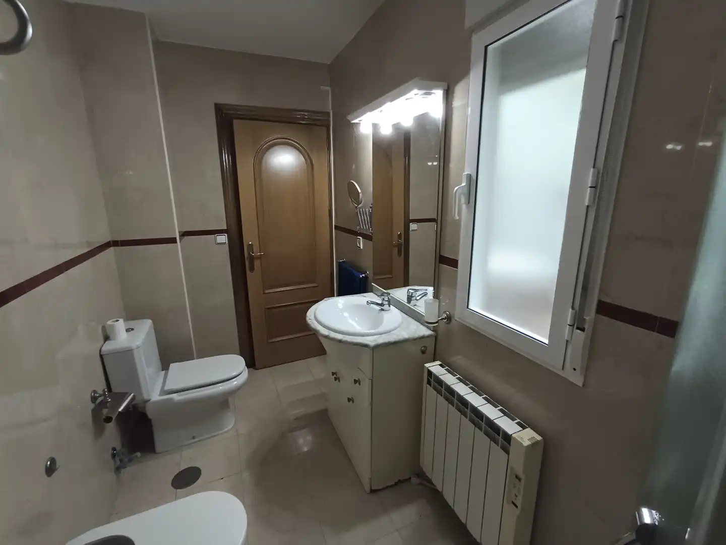 Badezimmer von Wohnung zum Verkauf in Jaén mit Klimaanlage, Heizung und Möbliert