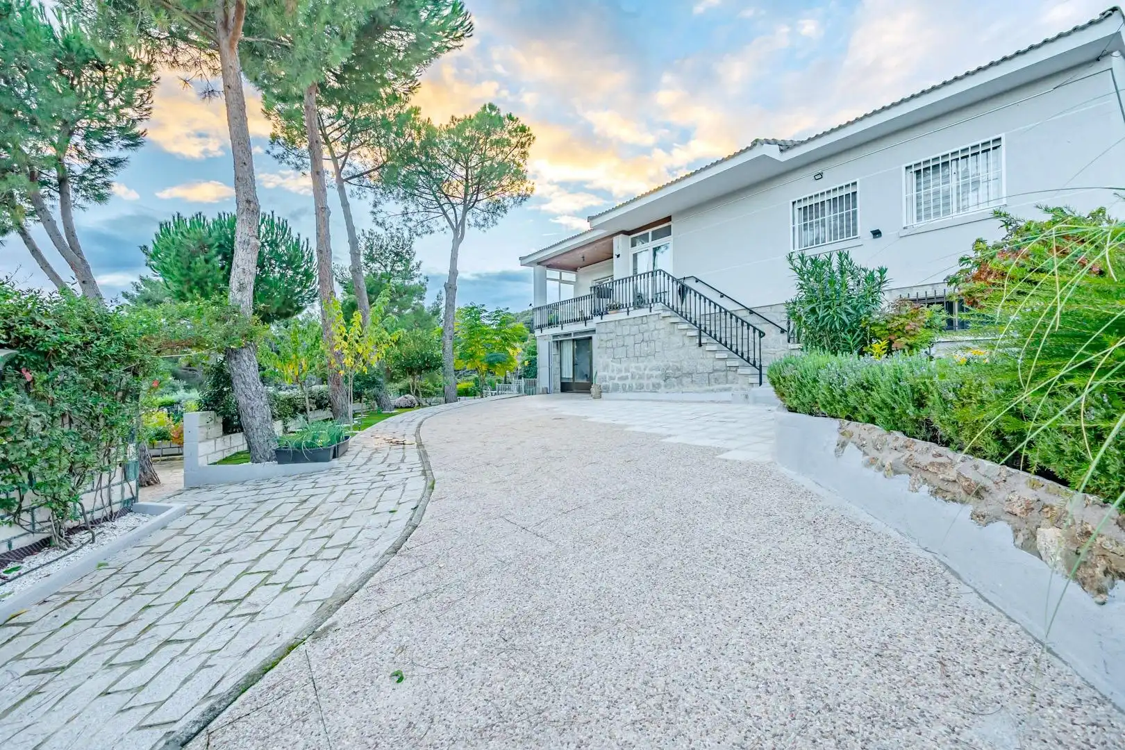 Exterior view of Houses for sale in Valdemorillo  with Heating, Private garden and Terrace