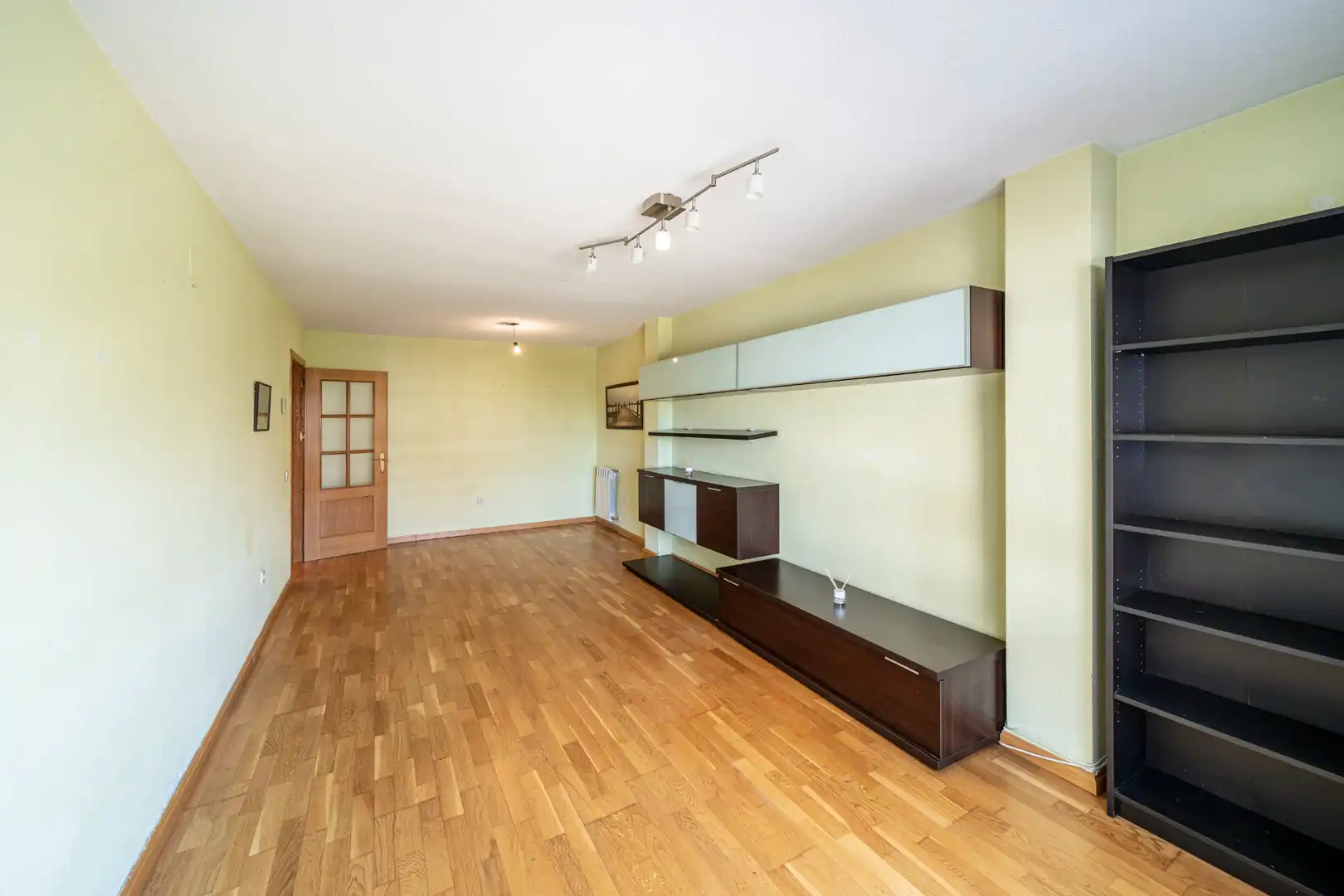 Living room of Flat for sale in Torrejón de Ardoz  with Air Conditioner, Heating and Parquet flooring