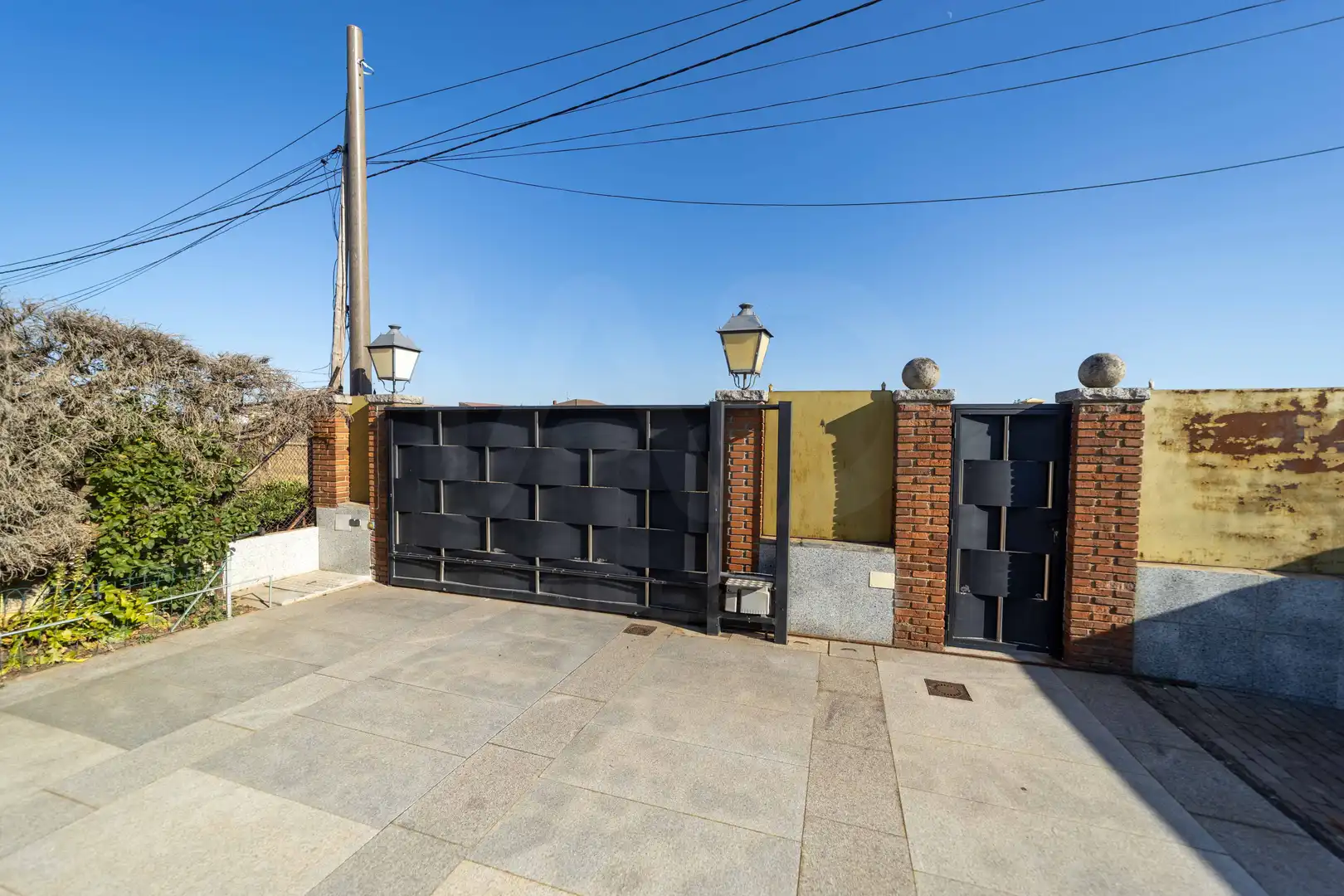 Vista exterior de Casa o xalet en venda en Chozas de Abajo amb Calefacció i Piscina