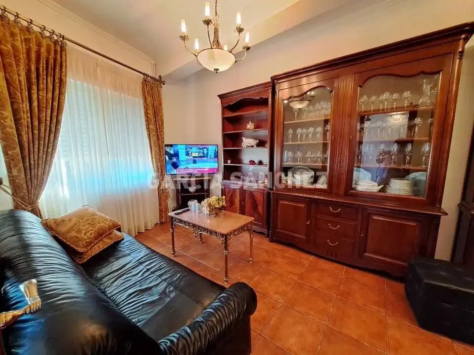 Sala d'estar de Casa adosada en venda en A Pobra do Caramiñal amb Aire condicionat, Calefacció i Terrassa