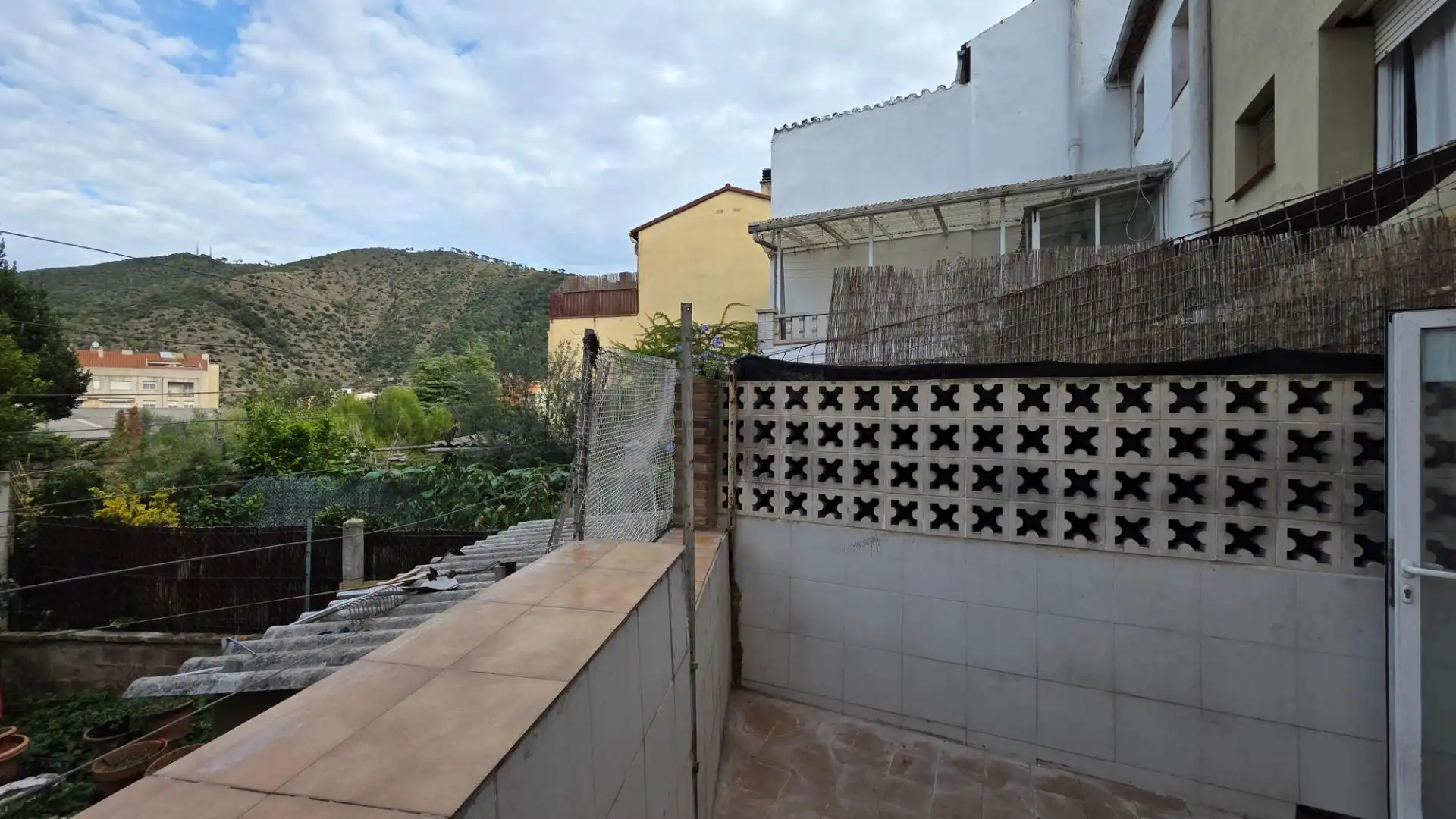 Terrasse von Einfamilien-Reihenhaus zum Verkauf in Capellades mit Alarm